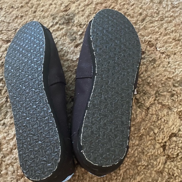 Toms shoes - Picture 2 of 4